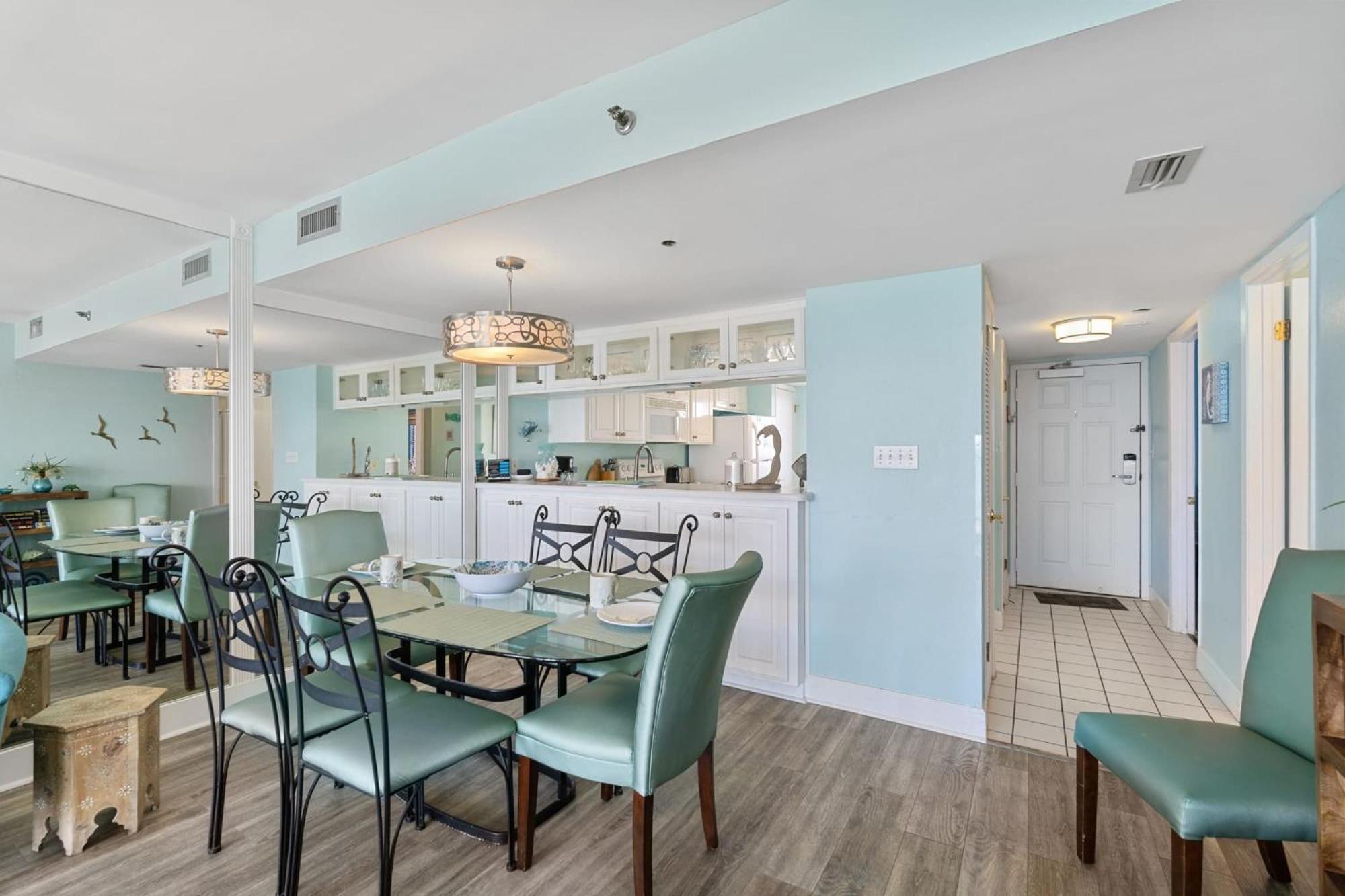 Commodore 1305 By Avantstay Beachfront Holiday home Panama City Beach