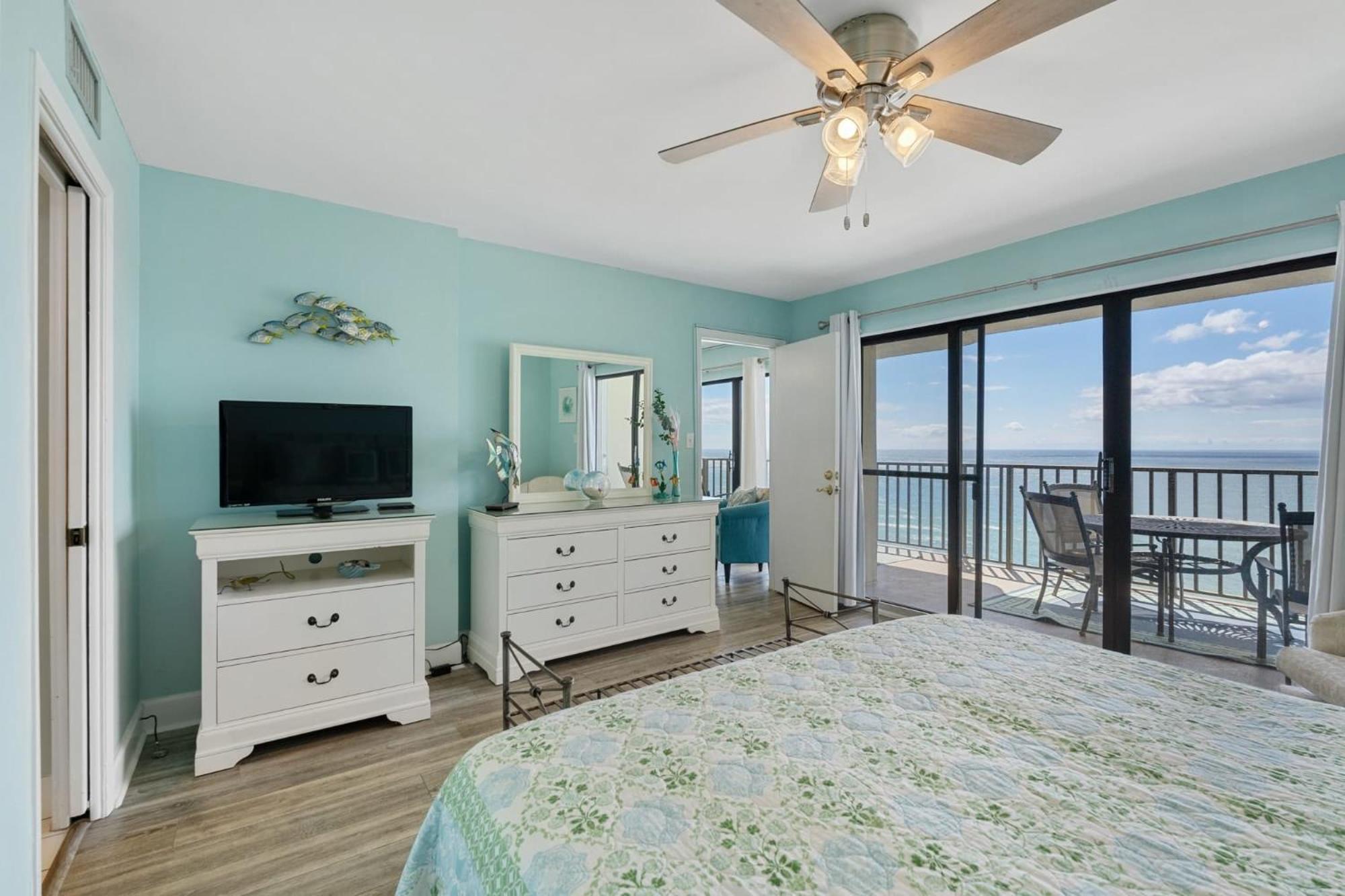 Commodore 1305 By Avantstay Beachfront Holiday home Panama City Beach