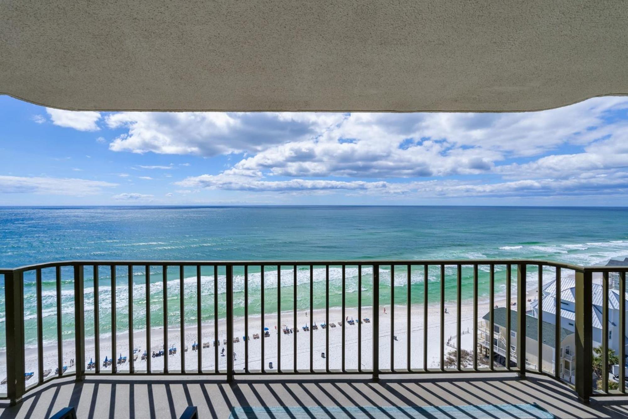 Commodore 1305 By Avantstay Beachfront
